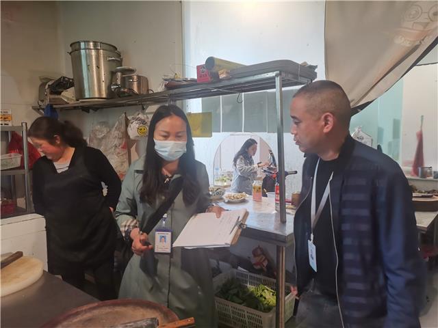 永宁街道杏林社区开展食品安全巡查