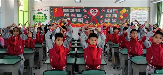 花都小学校：红歌唱响校园 红色伴我成长
