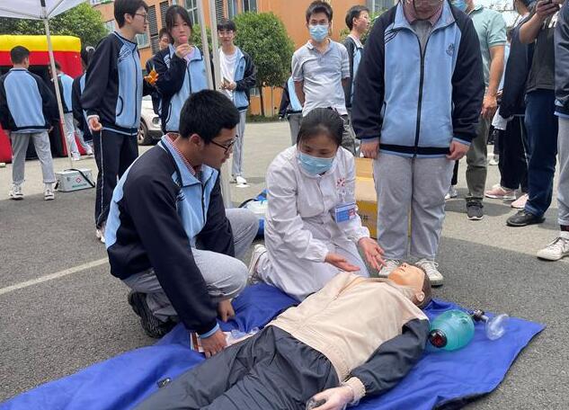 《职业病防治法》宣传进校园