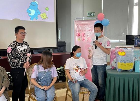 区妇幼保健院开展庆祝母亲节活动