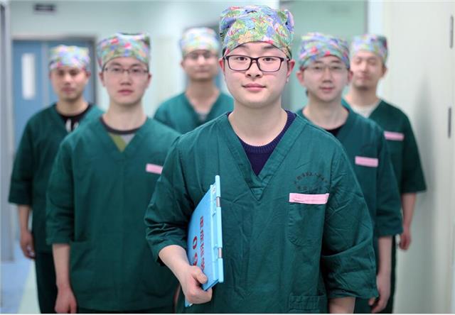 市五医院组建男护士工作组 突发应急事件有了“急先锋”