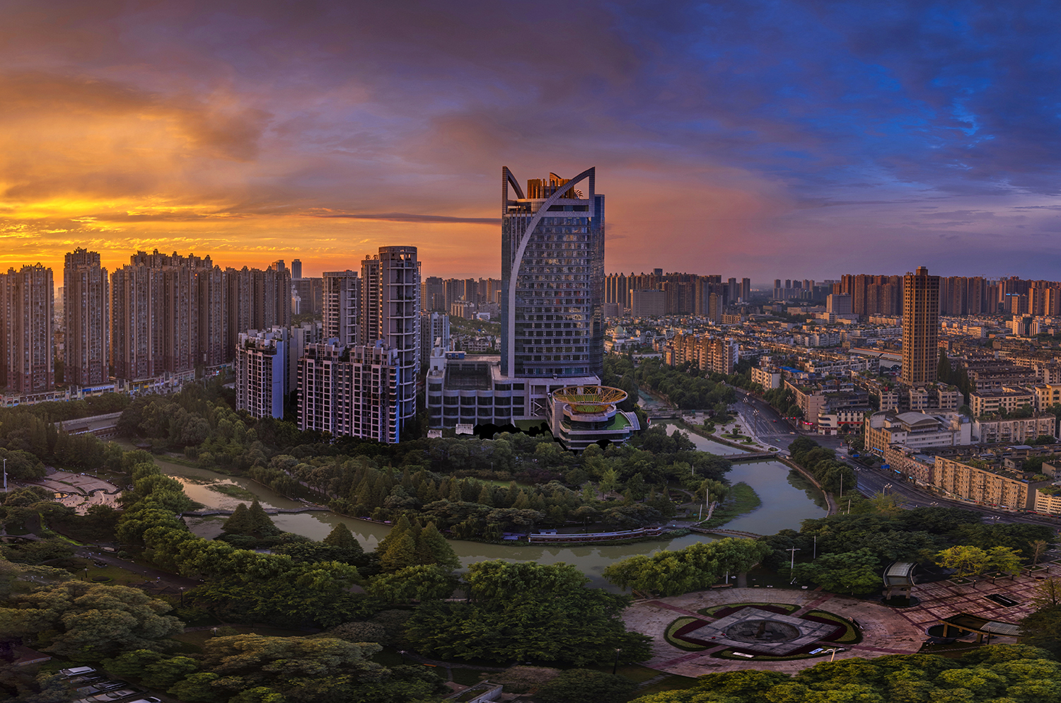 城市街景.jpg