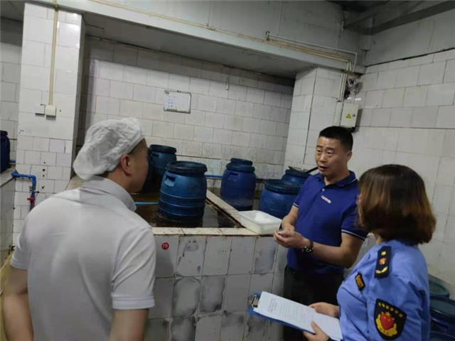 区市场监管局“1+5+6”模式 全覆盖排查食品生产环节