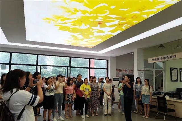 省基层妇联组织成员示范培训班来温开展现场教学