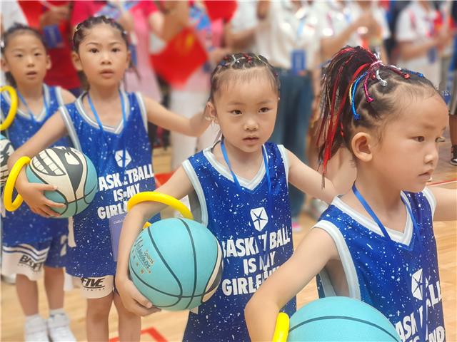  四川省第四届幼儿体育大会（幼儿篮球赛）在温开赛