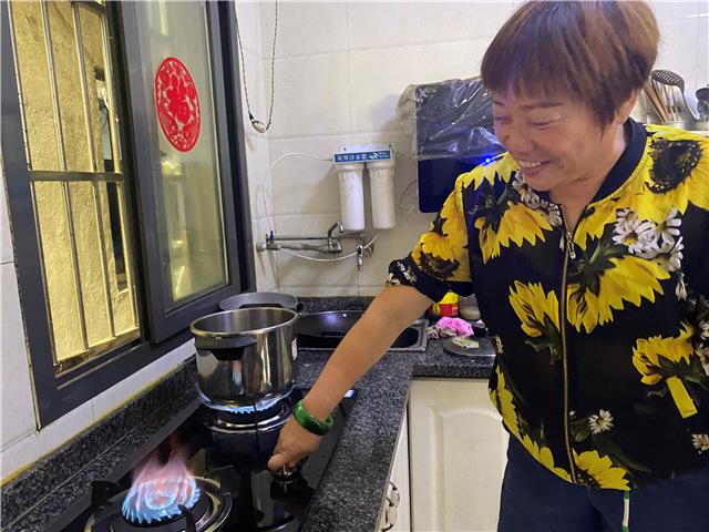 永宁街道八角社区首批居民用上天然气