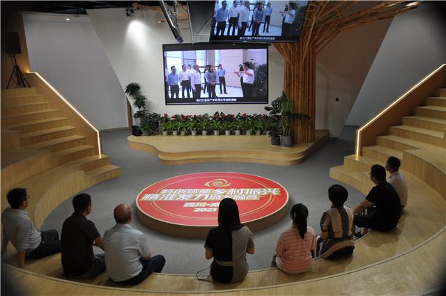 温江“五新”数字农场——川农牛科创农庄投入试运营