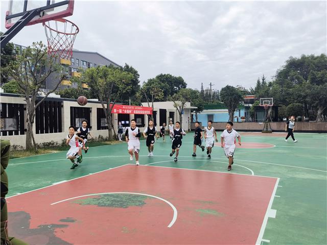 成都中医药大学附属小学第一届校园班级篮球联赛开赛
