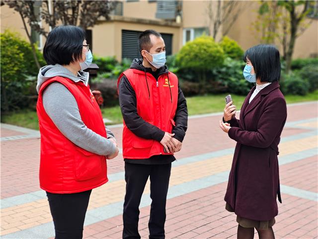 涌泉花土社区“妈妈帮”志愿者投身疫情防控一线