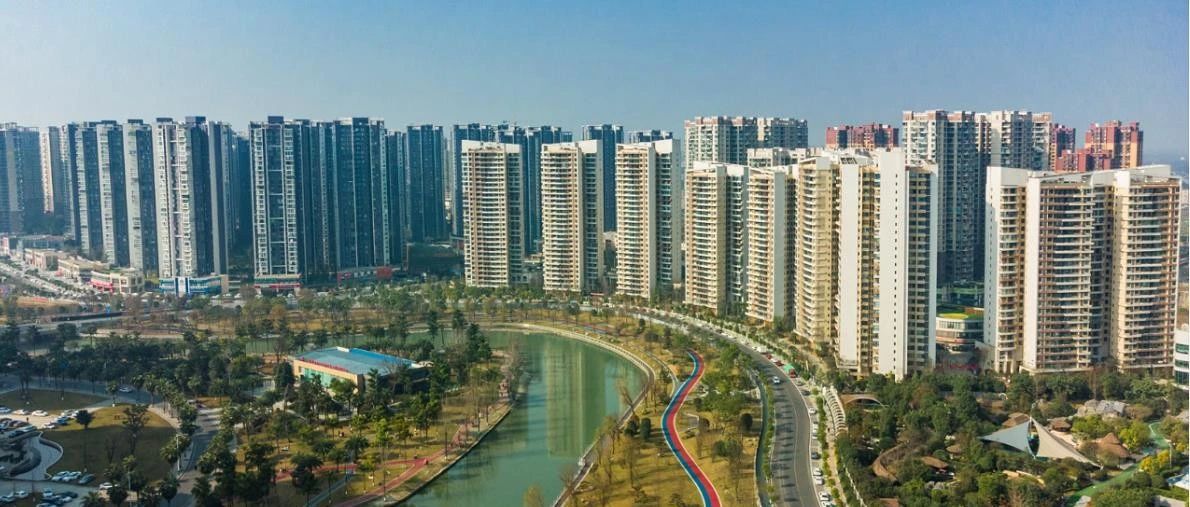 抓好防疫和安全，确保项目如期高质量完工！罗强检查金强国际赛事中心等大运会场馆建设，王道明在温江陪同检查