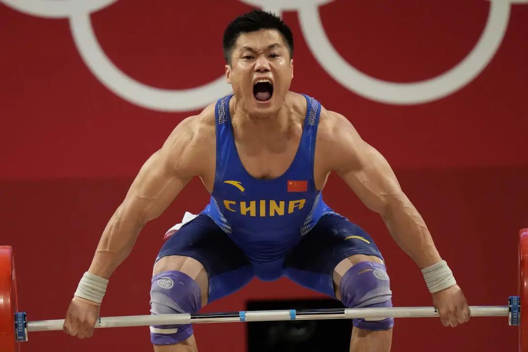 第21金！这位满身肌肉的举重天王，为何被称为“绝世美人”