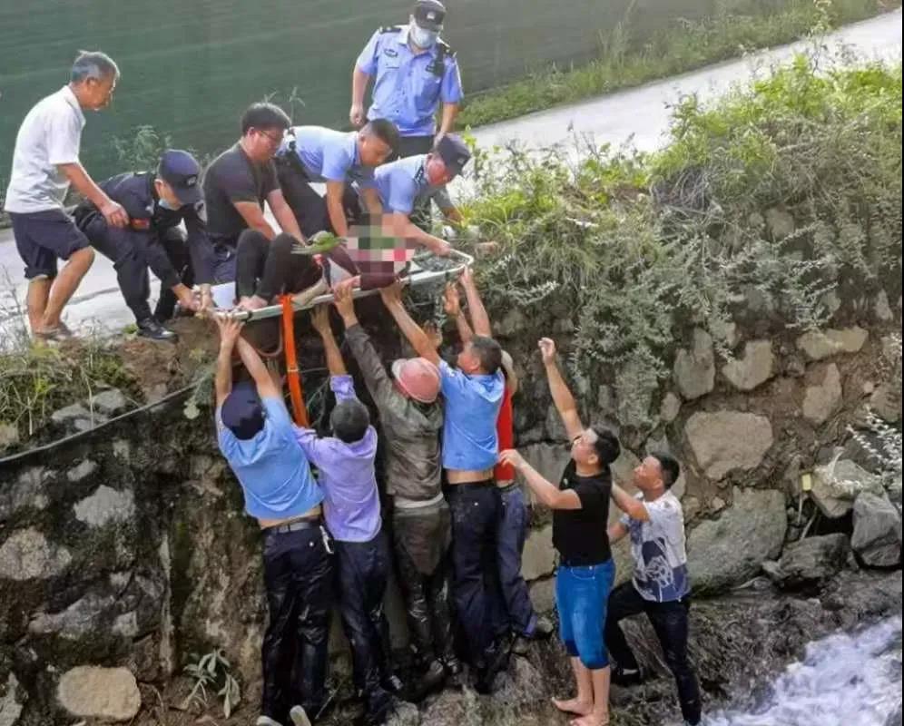 这一幕，太震撼了！