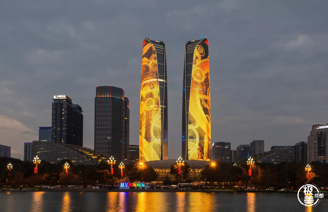 中秋定制灯光秀，晚上交子见