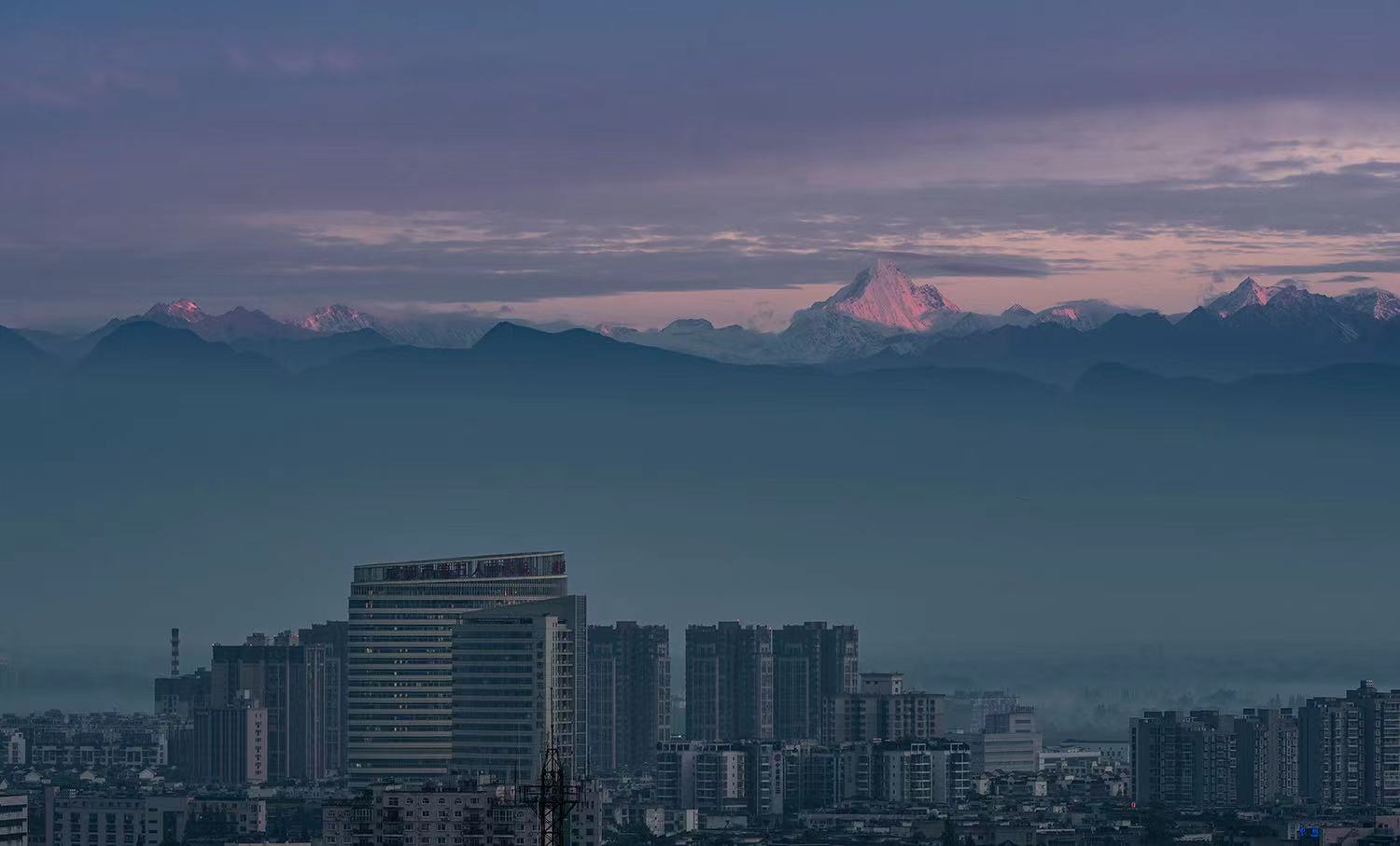 在温江，有一种幸福叫遥望雪山~图源 田相和