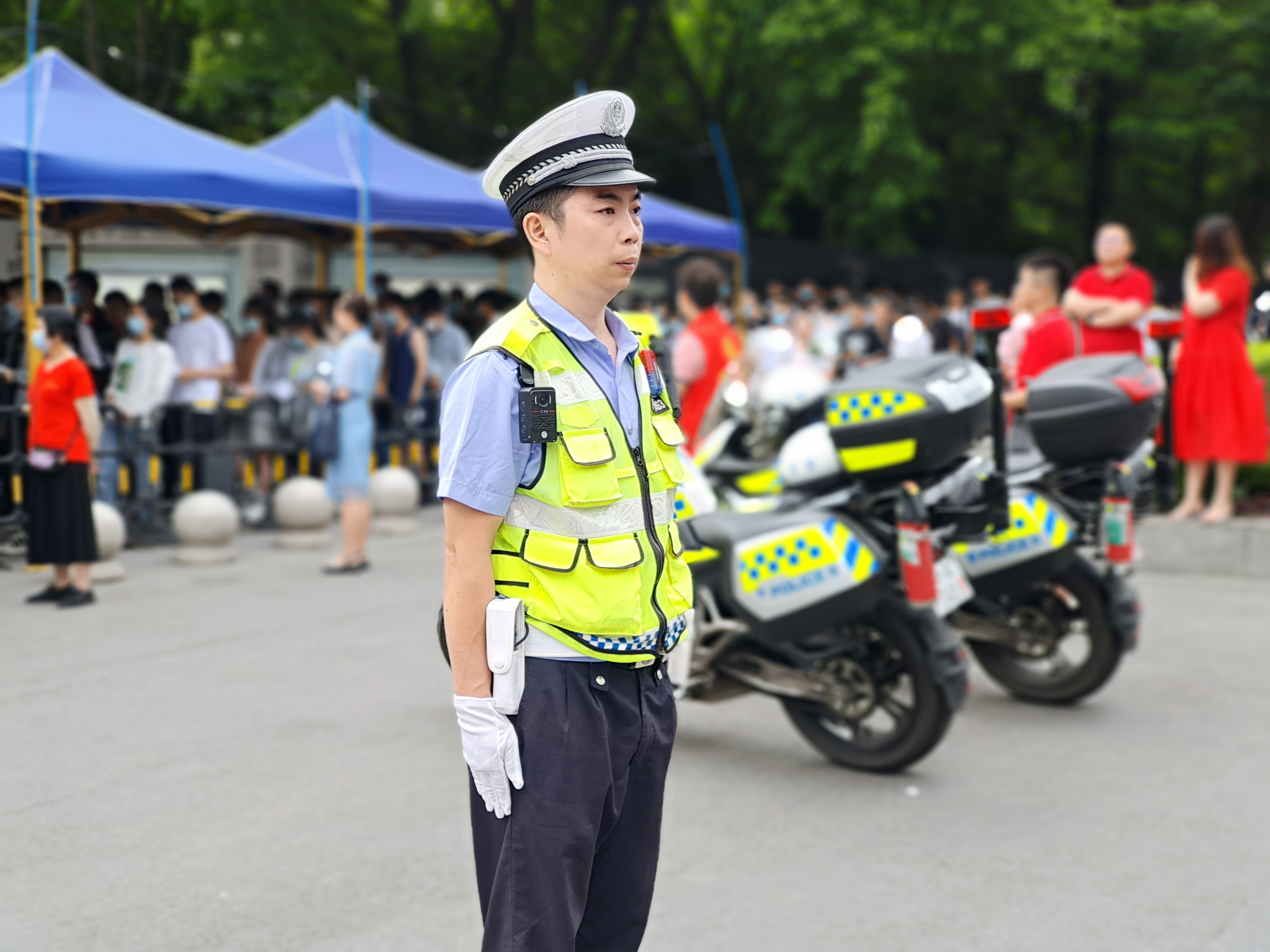 你负责乘风破浪，“我们”为你保驾护航！~图源简雪艳