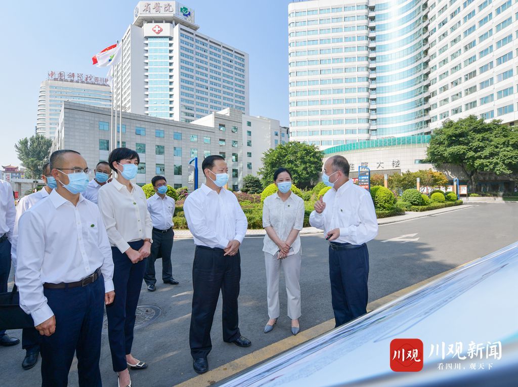 彭清华在调研指导医疗机构、文旅场所疫情防控工作时强调：针对重点防控部位进行漏洞再排查防线再加固