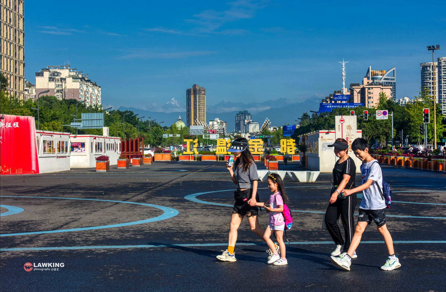 远远地送来又一个美丽的早晨    图 @ 王晓林