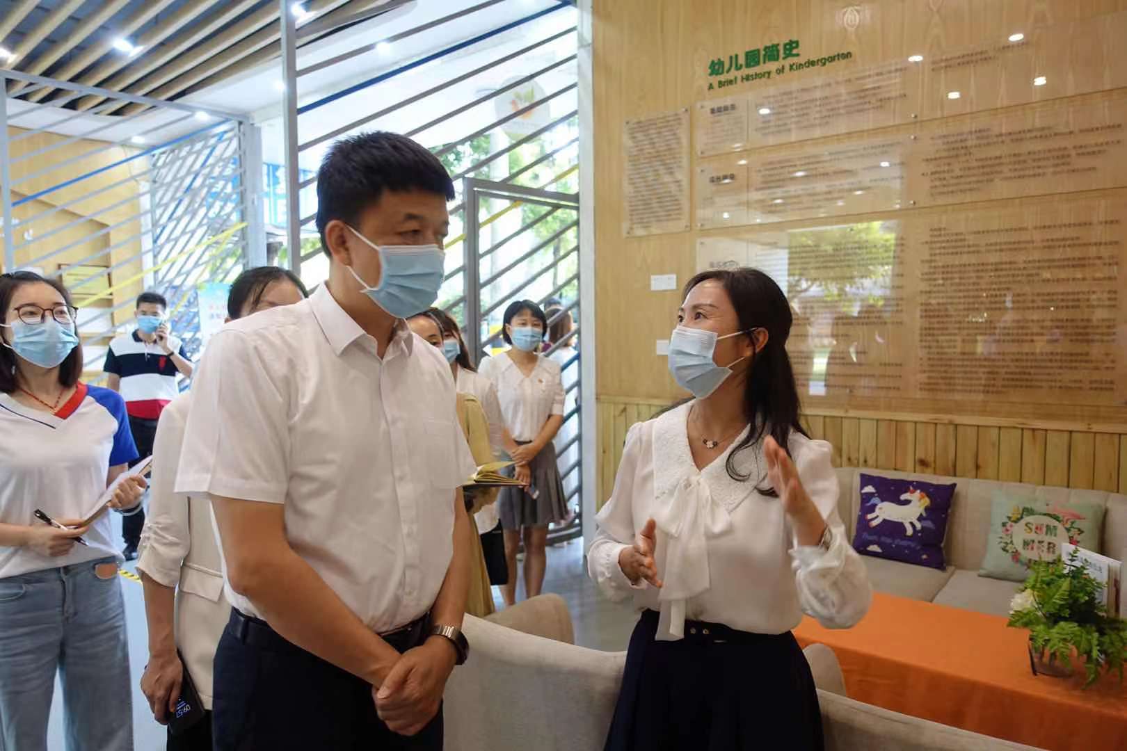 马烈红走访慰问教师暨调研校园安全工作