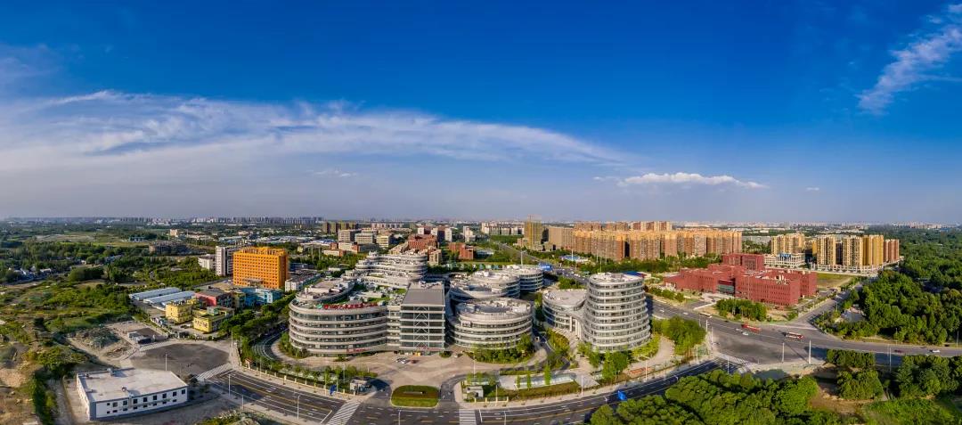 重庆市委常委、统战部部长李静来温考察