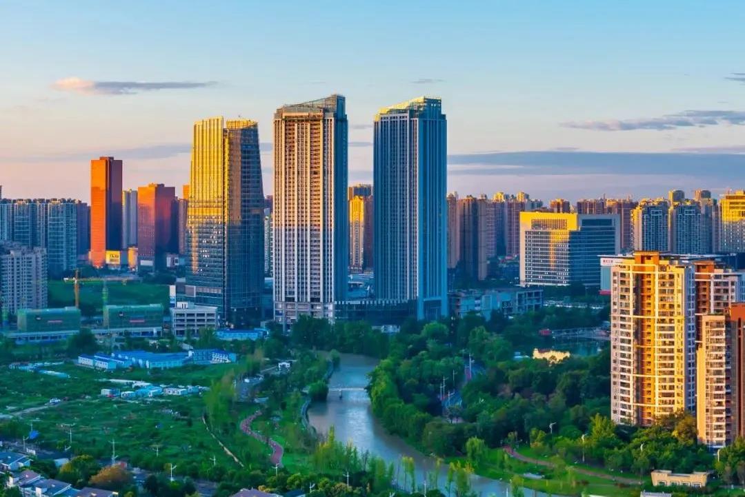 王乾在江安河活力新潮消费带建设工作专题会议上强调：高标准打造江安河活力新潮消费带，塑造“半城烟火半城林、一曲江安述古今”城市印象