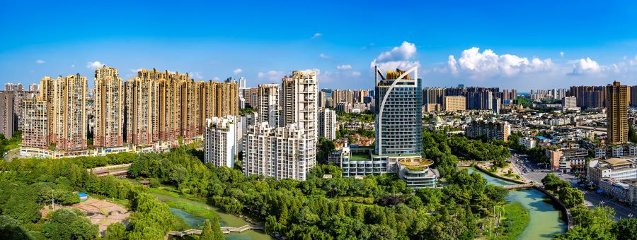 抓紧抓实抓细精准防控各项工作  坚决打赢疫情防控阻击战持久战 