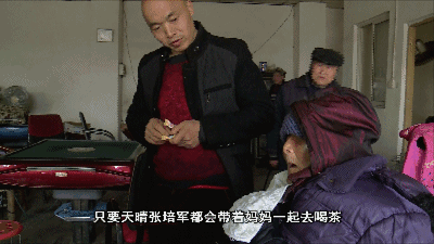 温江最浪漫公主抱，这一抱看哭很多人...