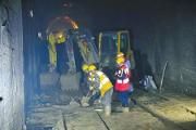 成昆铁路岩体崩塌 线路再次中断 部分抢险人员失联