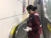 区疾控中心开展重点公共场所环境新冠病毒检测