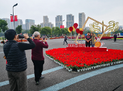 8天吸金3.05+5.89亿元！你的钱花在哪儿了？