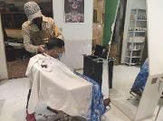 二月二龙抬头  理发店复工防疫两不误