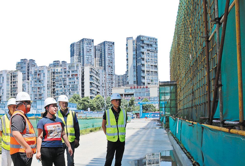 成都医学城管委会项目促建科科长汪丹丹：“我又来了 来给项目上闹钟了”