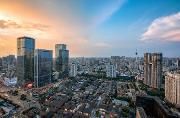 ↑ ↑ 上半年成都市地区生产总值8298.63亿元
