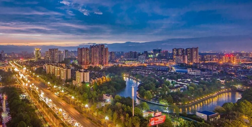 看着这样美景，对温江的爱是不是又加深了呢？图片by夏国良