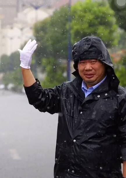 风雨无阻的他们值得你给小心心