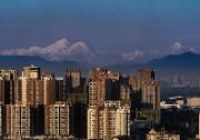 区第十八届人大常委会第二十八次会议召开