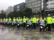 区公安分局交警大队铁骑中队上岗