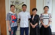 十一年如一日“爱心妈妈”用爱心换真心 