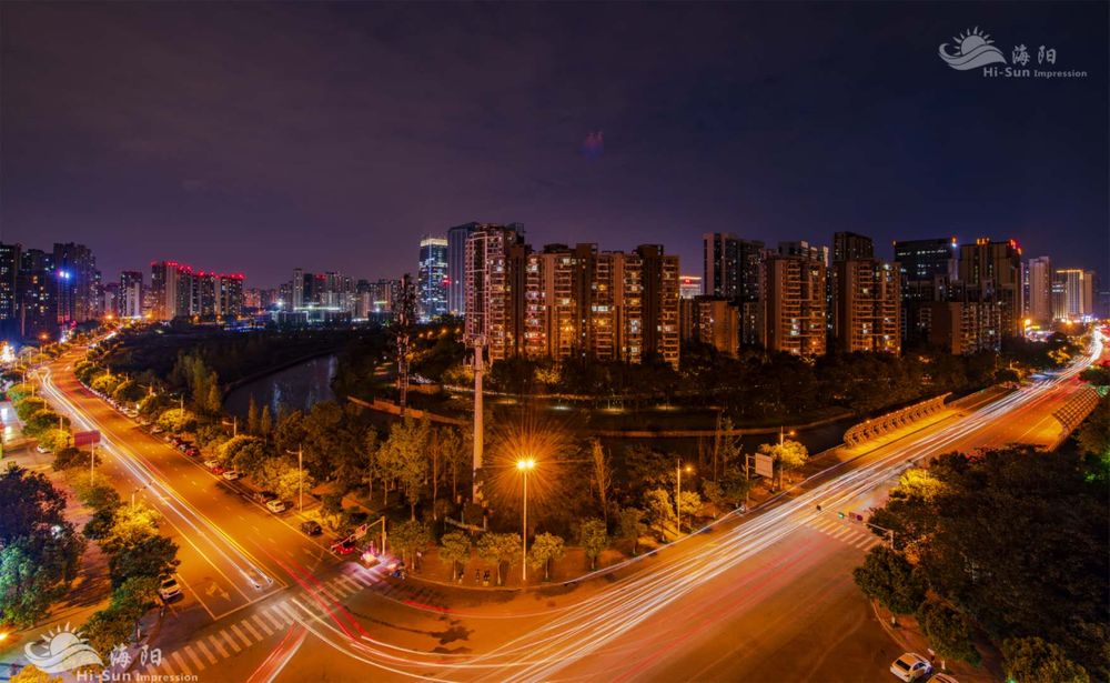 你喜欢温江白天的清新空气、沁人花香，还是夜晚浪漫的夜色和别样生活呢？图@夏国良