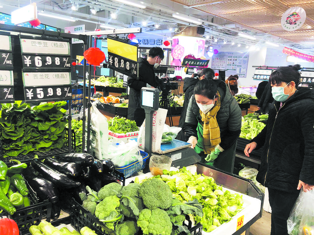 看田间看市场 成都市民餐桌有保障