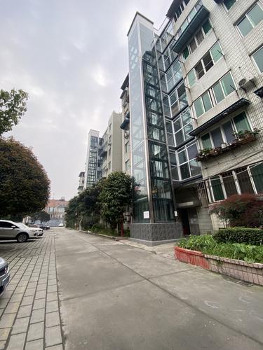 温江签约首个商住小区电梯“保险+服务”项目