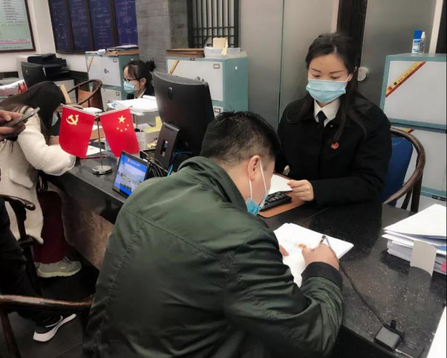 温江法院“金融微法庭”一小时解纠纷