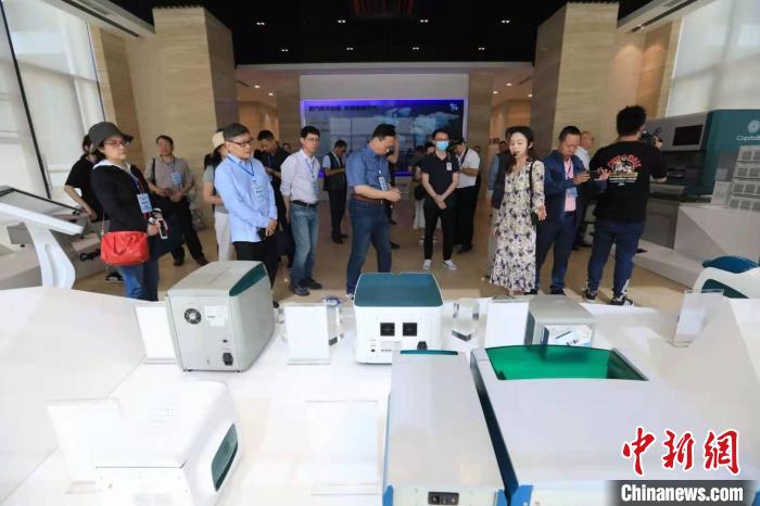 c101204a-8183-480e-9cd8-1165cd5c4e54_zsite.jpg
