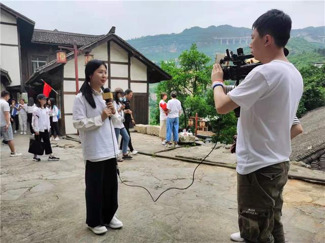 探访红色印记Vlog②| 走进古蔺二郎镇听红军开仓分盐故事