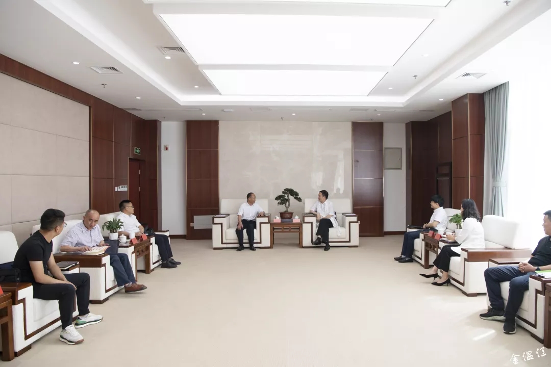 王乾会见甘孜州委常委、色达县委书记何飚一行，表示将持续增强对口支援力度，携手谱写民族团结进步、实现共同富裕新篇章