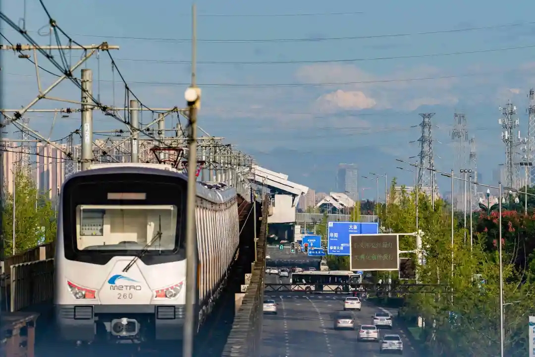 成都地铁国庆出行“宝典”来了！