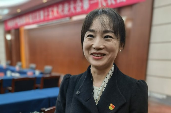 区党代表刘春梅：为温江服务业发展添砖加瓦