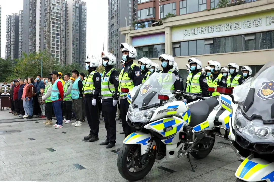 一盔一带，安全常在！